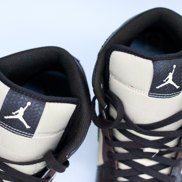 Air Jordan 1 Mid SE 'Paris YMCA' - Picture 6 of 9